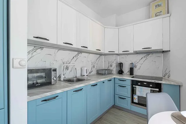 Stilvolle 30 m² Wohnung mit einem Schlafzimmer und schönem Ausblick in Bečići — photo 6